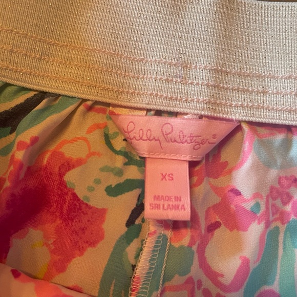 Lilly Pulitzer Women’s XS shorts - Picture 2 of 3